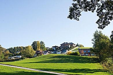 《甘霖娘女巫》登陆Steam 奇葩恐怖驱魔新游